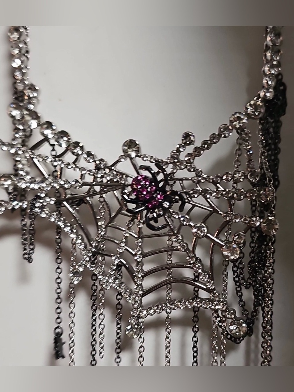 BETSEY JOHNSON Halloween Crystal-Studded Web with Dangling Spiders Necklace NWT - Picture 11 of 16